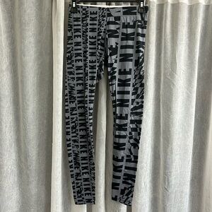 Nike, cotton workout legging with Nike pattern, SIZE S